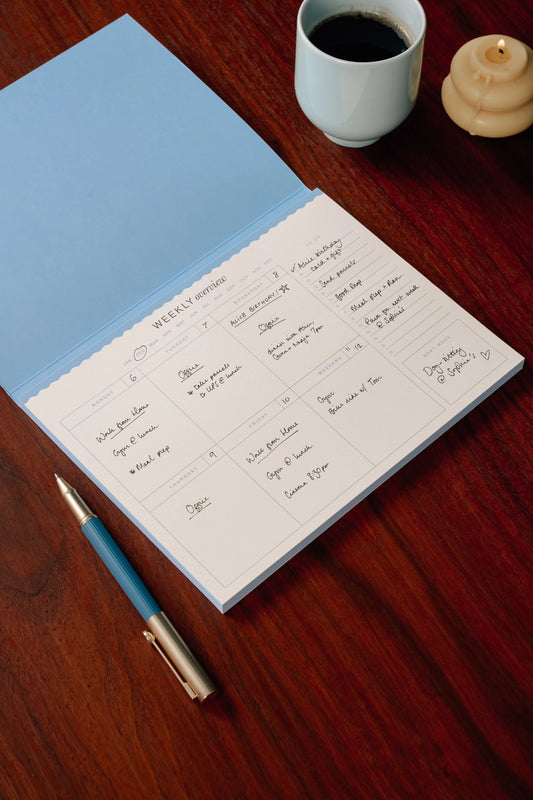 Weekly Undated Desk Planner