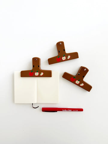 The Paper + Craft Pantry – Apple Clip